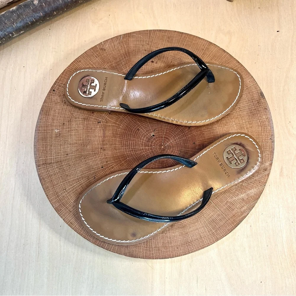 Tory Burch Black Patent Leather Flip Sandals with Tan Footbed